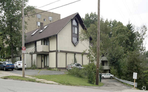 Building Photo - River View Apartments