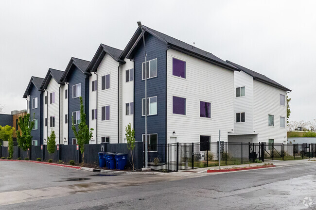 Primary - Paramount Townhomes
