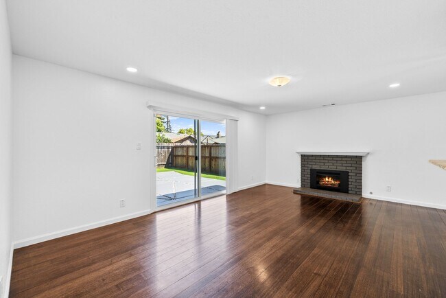Building Photo - Updated 4 Bedroom 2 Bath North Napa Home