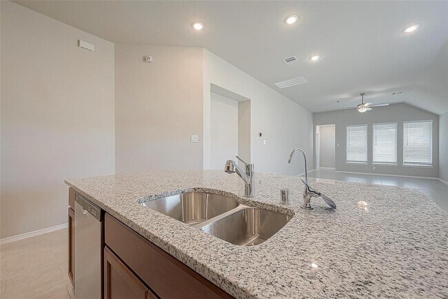 Building Photo - 10439 Shining Dawn Wy