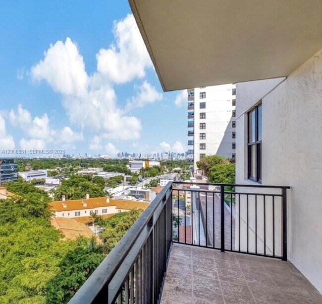 Building Photo - 888 Douglas Rd