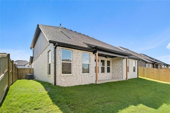 Building Photo - 1851 Utopia St