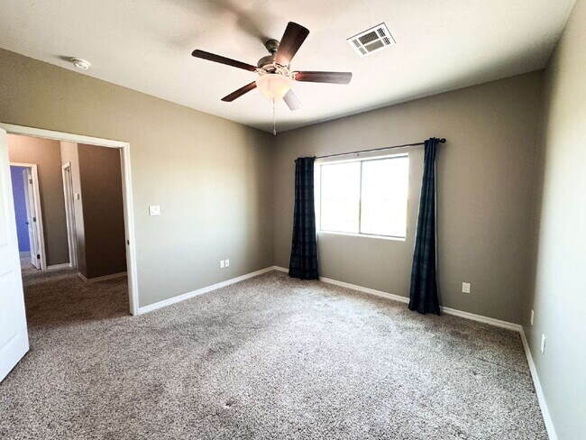 Building Photo - Spacious 4-Bed, 3-Bath Gem with 1804 Sq. F...