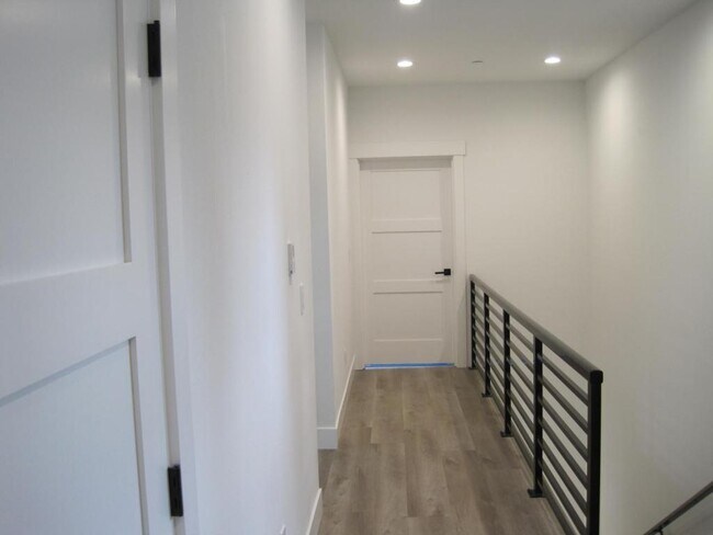 Building Photo - 212 SW 129th St