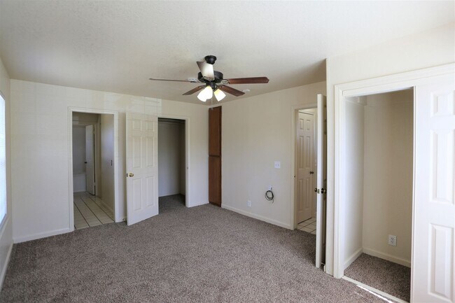 Building Photo - Beautiful home in Patterson