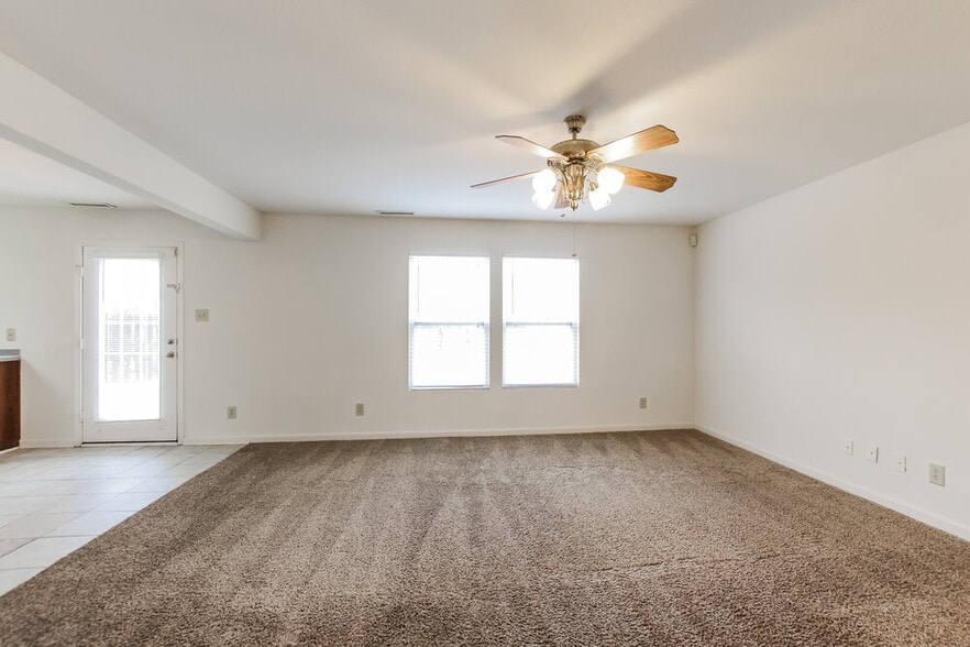 Building Photo - 14215 Luscombe Farm Rd