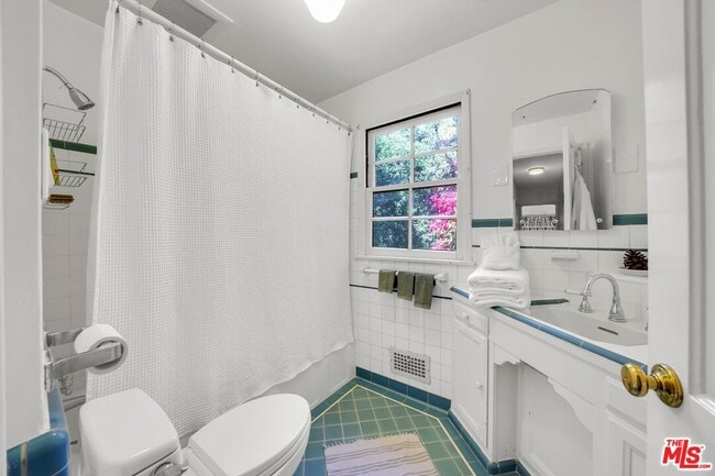 Building Photo - 7503 Willow Glen Rd