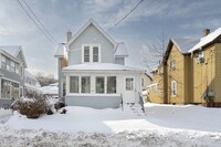 Building Photo - 4 Bedroom Single Family House Available in...