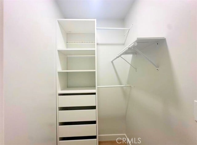 Building Photo - 637 W Floral Dr