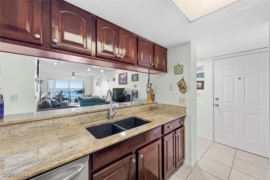 Building Photo - 2885 Palm Beach Blvd