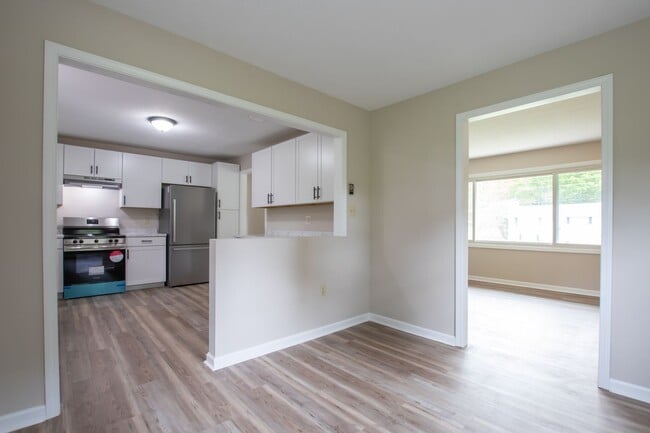 Building Photo - ONE YEAR LEASE WITH POSSIBLE LEASE PURCHAS...