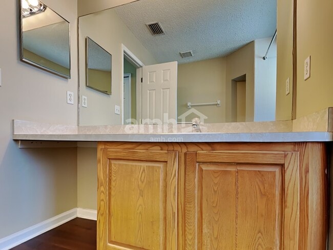 Building Photo - 3492 Shelley Dr