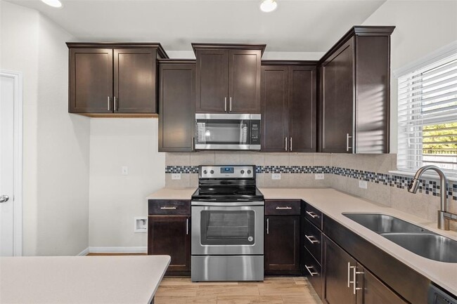 Building Photo - 3240 E Whitestone Blvd