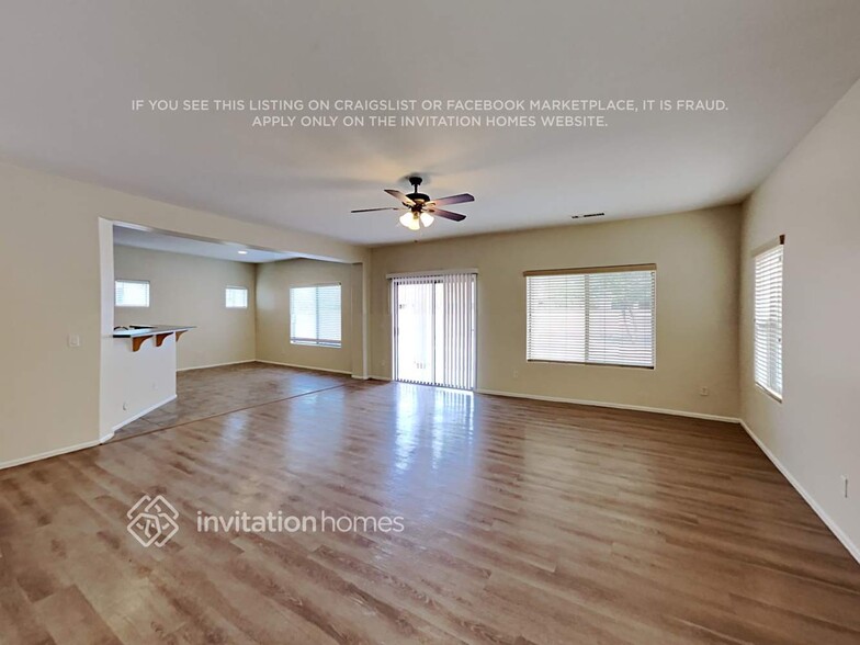 Building Photo - 44100 W Cypress Ln