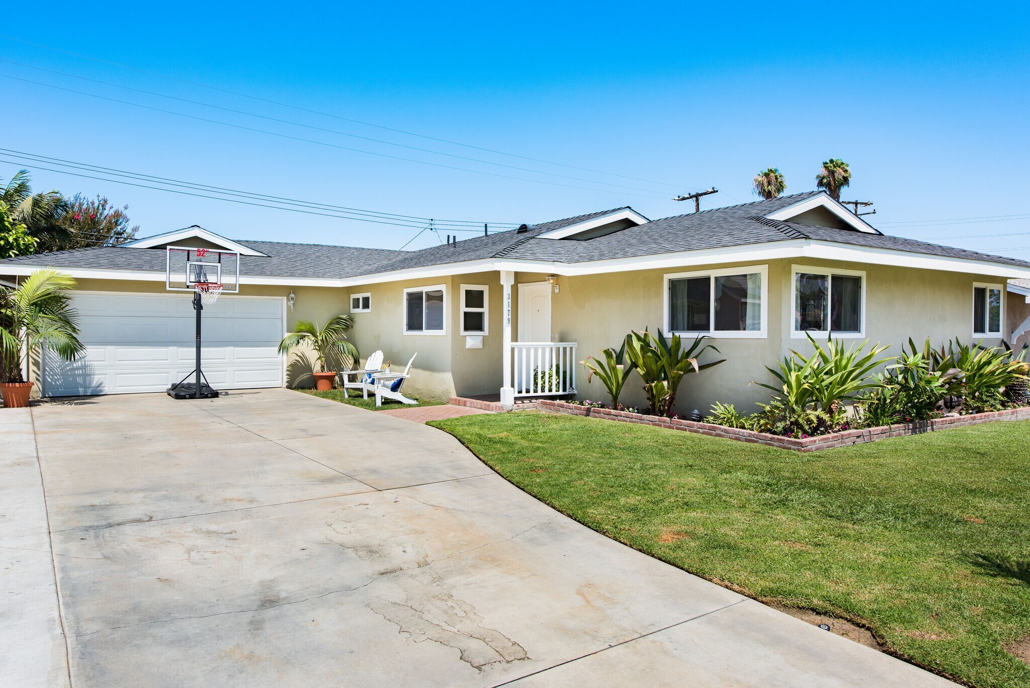 Building Photo - 3179 Sicily Ave