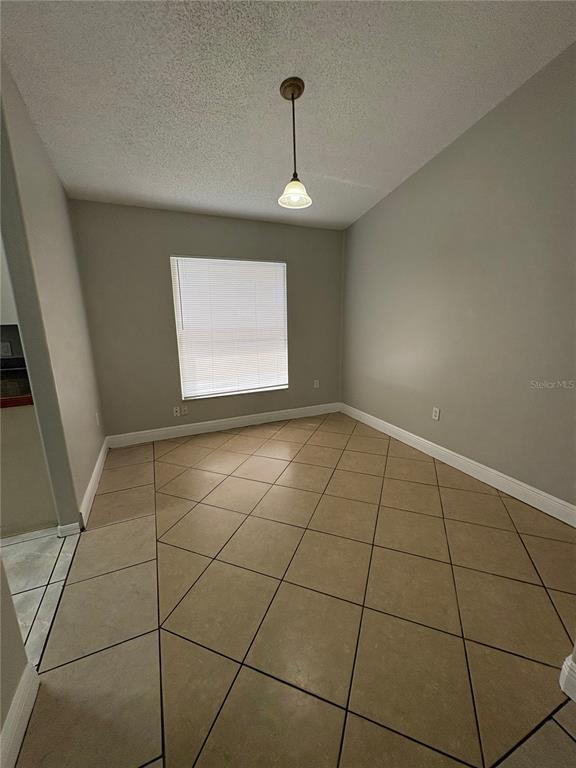 Building Photo - 305 Colonade Ct