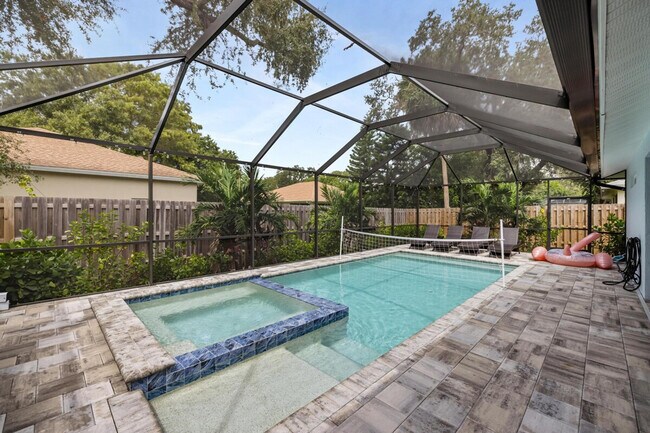 Building Photo - 4360 Iola Dr