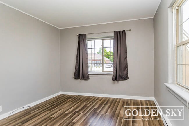 Building Photo - 1516 Wheeling Ave