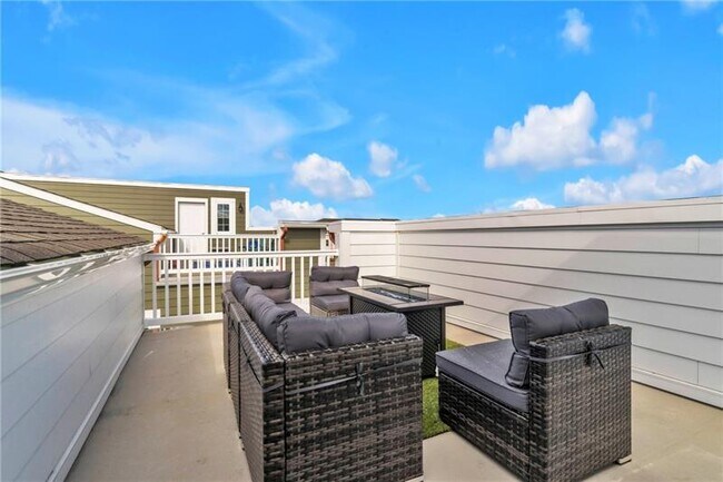 Building Photo - 509 High Cres Rd