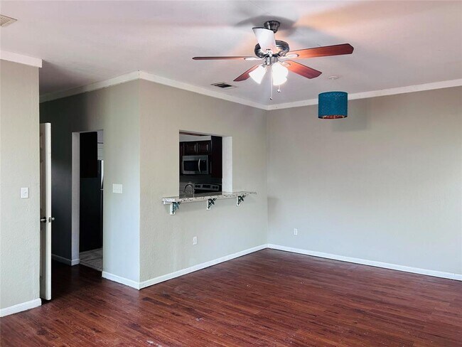 Building Photo - 5708 Spring Meadow Rd