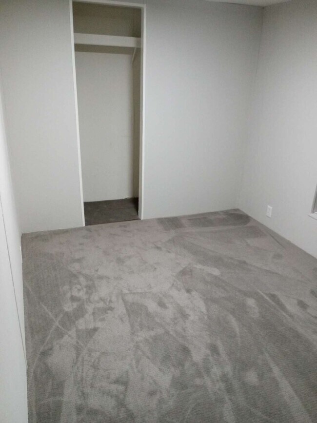 Building Photo - 3000 Poplar St