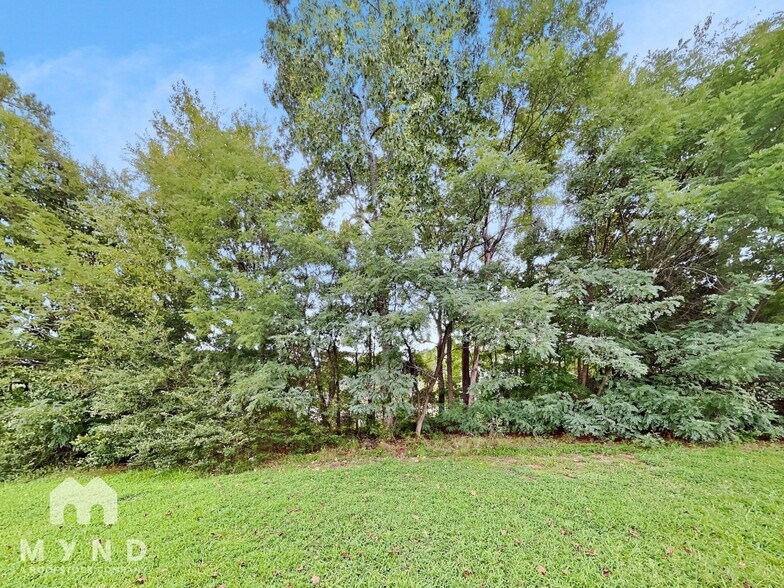 Building Photo - 5413 Advantis Dr