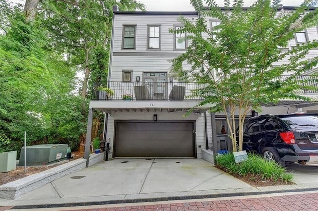 Building Photo - 711 Taylor Ct
