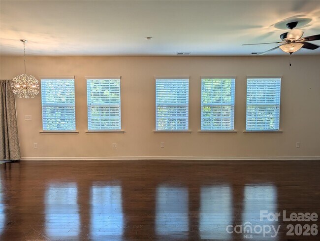 Building Photo - 132 Cherry Bark Dr