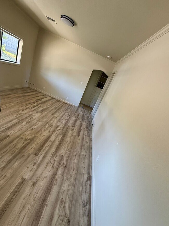 Building Photo - FULLY REMODELED 3 bedroom 1 bath Rental