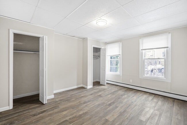 Building Photo - 1534 5th Ave