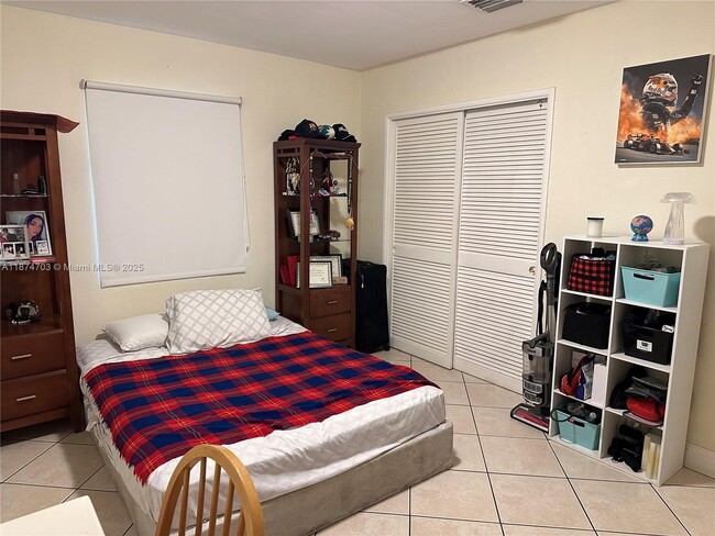 Building Photo - 1428 Hayes St