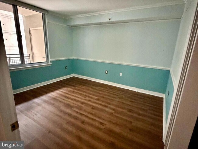 Building Photo - 555 Massachusetts Ave NW