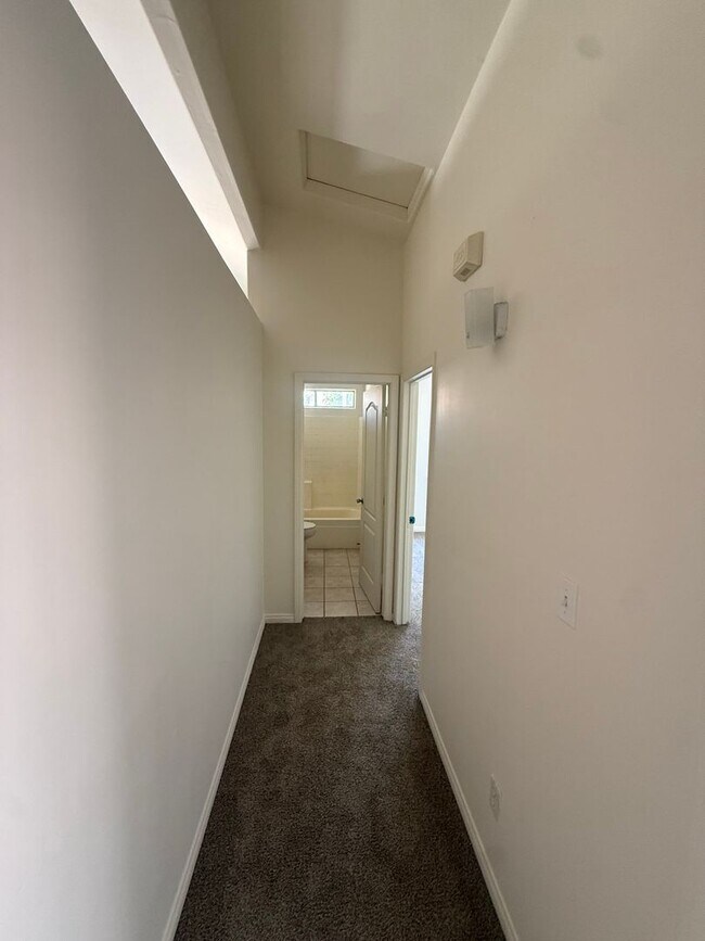 Building Photo - 804 Loch Lloyd Ln