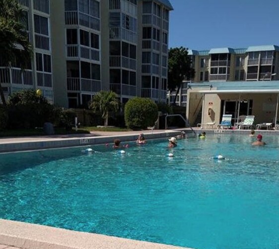 Large heated pool and clubhouse - 4902 38th Way S