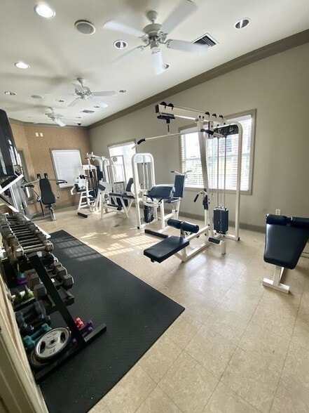 Villagio weight room. There is also a cardio room - 1025 Villagio Cir