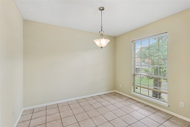 Building Photo - 5502 Atascocita Timbers N