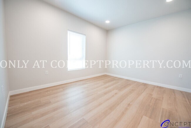 Building Photo - Modern Design, Exceptional Space: Discover This 3-Bedroom Residence at Studio Crossing! ***ONE MO...