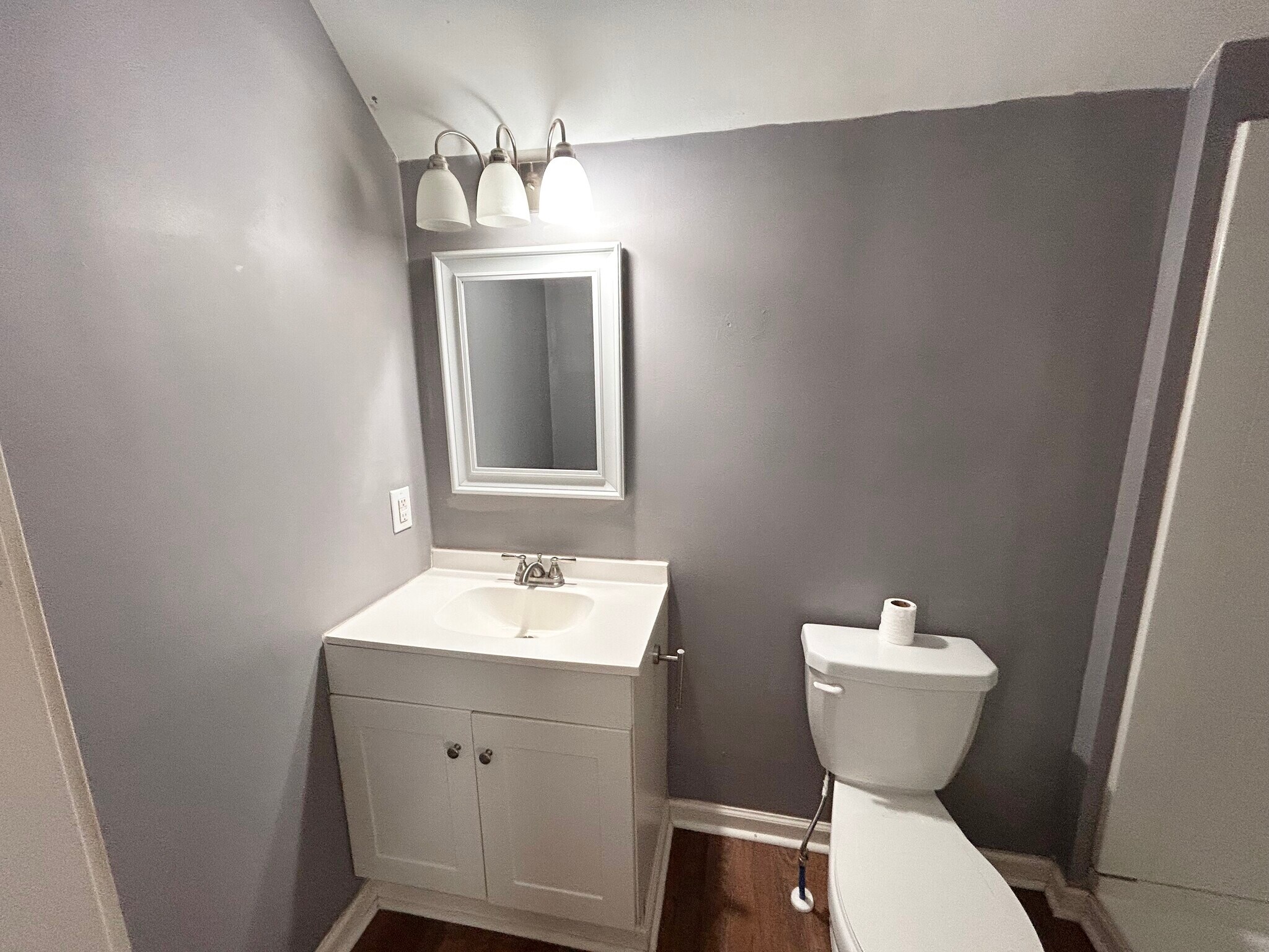 Master Full Bathroom on 2nd Floor - 17 Liberty St