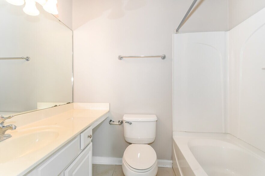 Building Photo - 8108 Summer Palm Ct