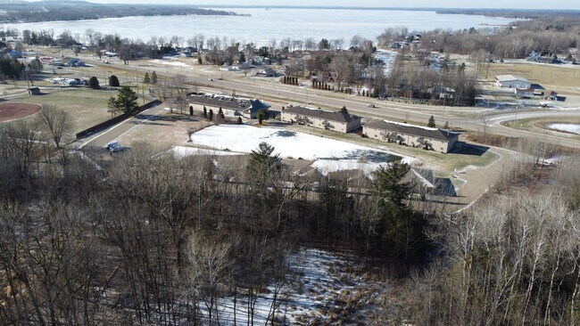 Building Photo - 363 Meadow View Rd
