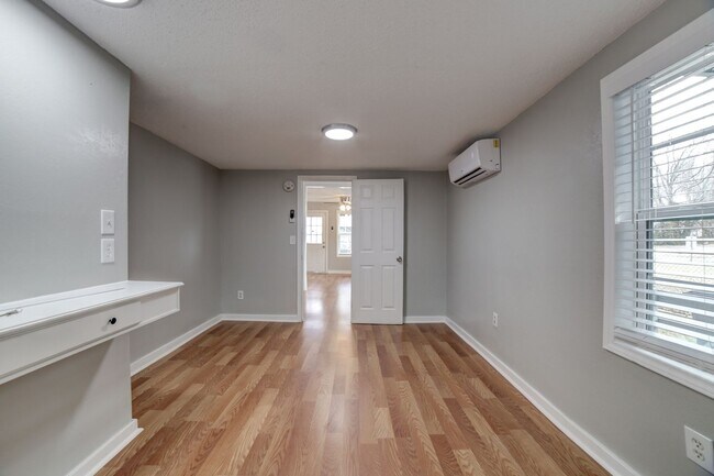 Building Photo - S Trenton Ave Triplex