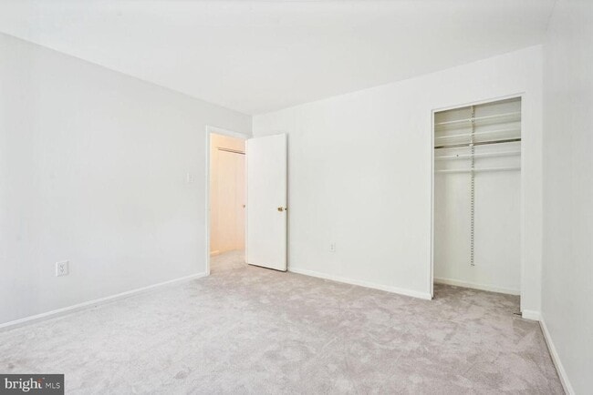 Building Photo - 9909 Hemlock Woods Ln