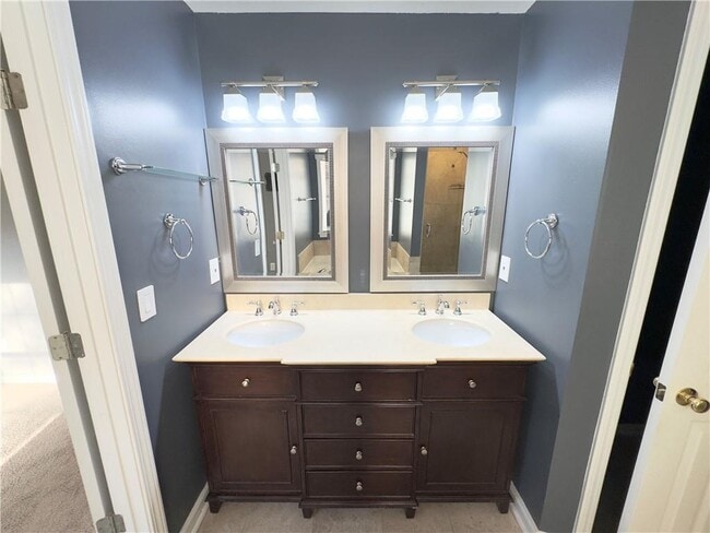 Building Photo - 11865 Carriage Park Ln