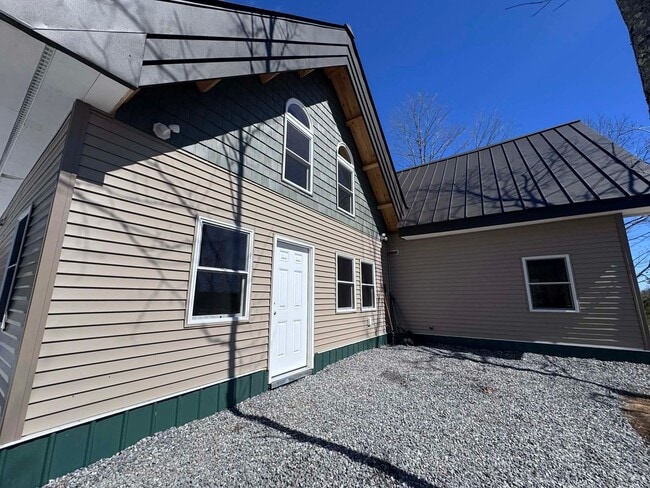 Building Photo - Meadow Woods