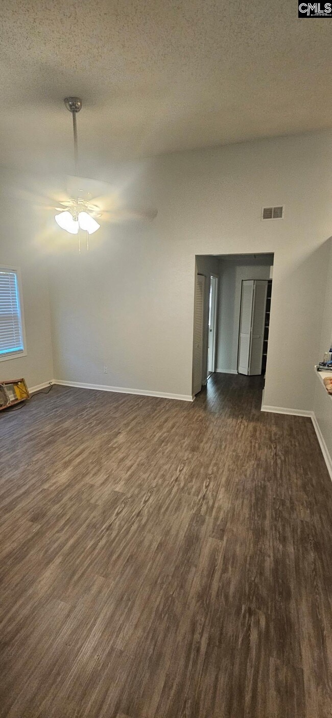 Building Photo - 409 Greenlake Dr