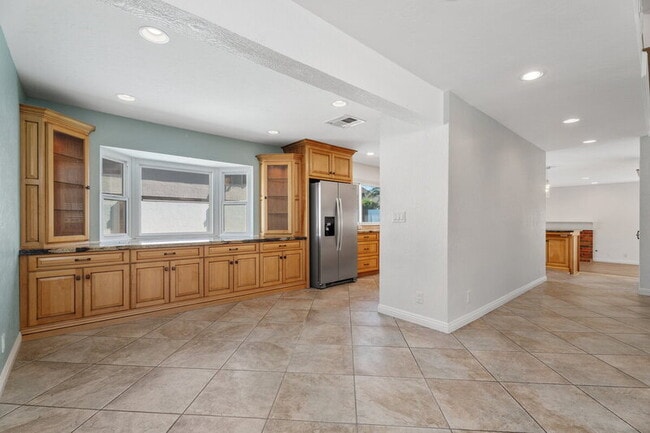 Building Photo - 8591 Naples Dr