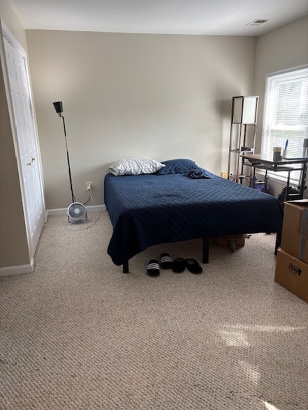 Building Photo - 211 Roundhouse Ct