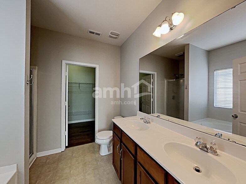 Building Photo - 1015 Green Terra Rd