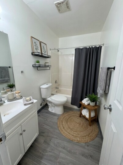 Building Photo - 685 Michigan Ave