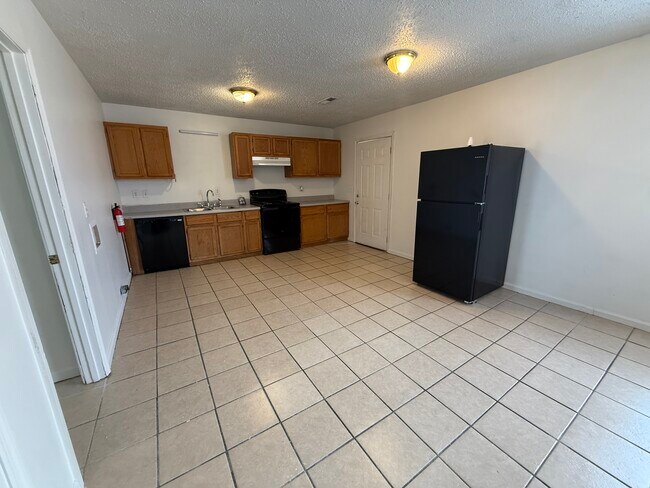 Building Photo - Wolf Manor